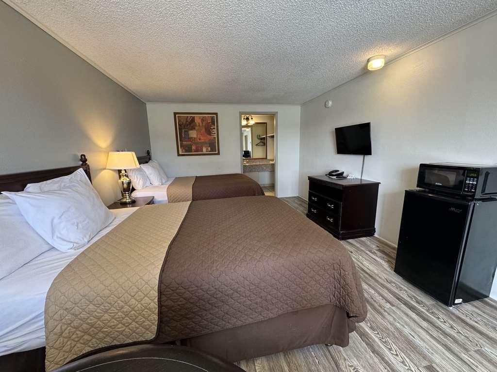 Knights Inn Bridgeport Frankenmuth Room photo